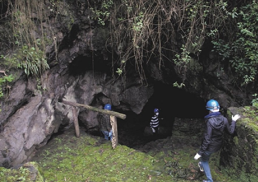 Mugongo Caves