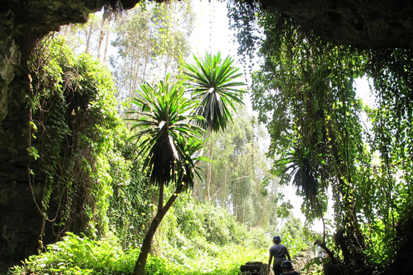 Mugongo Caves 